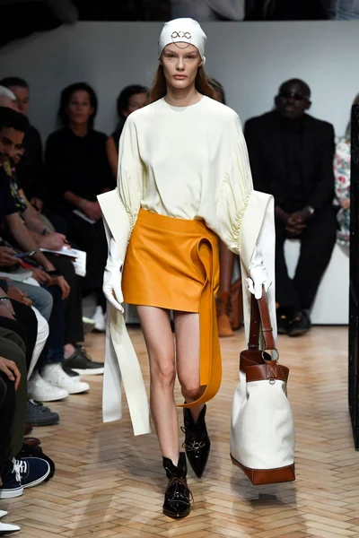 Look 33